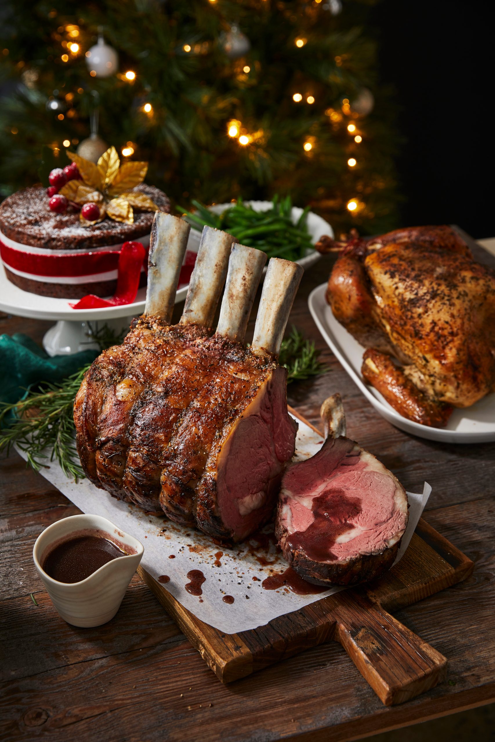 + Christmas Dinner Menus: From Budget to Gourmet Feasts